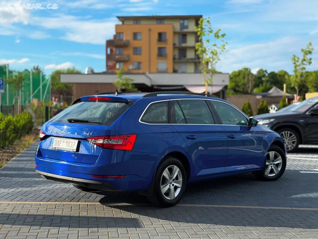 Škoda Superb 2.0 TDi 110 kW / 2022 / manuál tažné - fotka 4