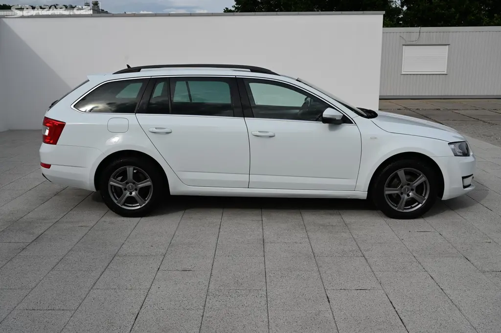 Škoda Octavia, 1.6TDI 77KW Edition 4/2015 - fotka 4
