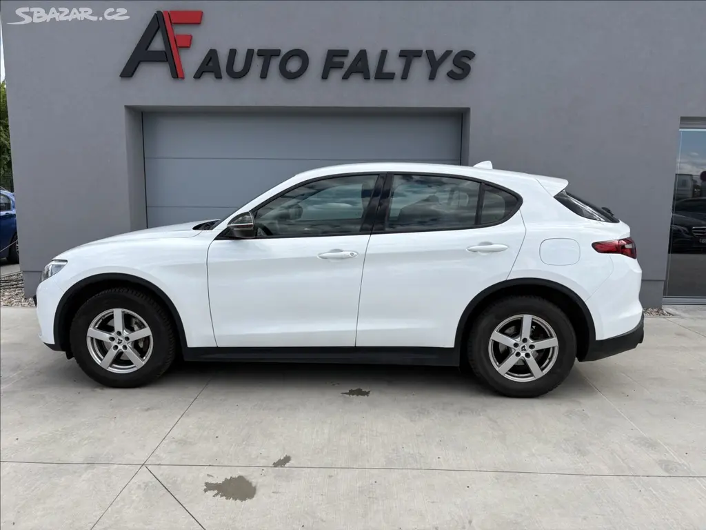 Alfa Romeo Stelvio, 2,1 JTD 154 KW automat 4x4 - fotka 3