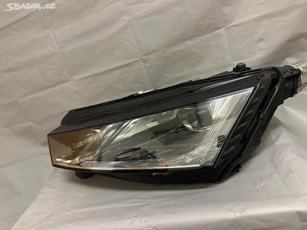Škoda Octavia 4 full led světlo - fotka 6