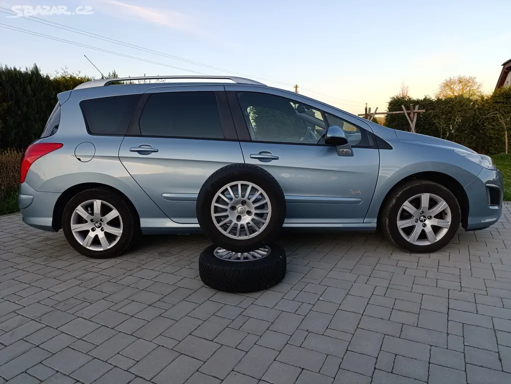 Peugeot 308 SW Family 1.6i,pěkná výbava a stav!!!! - fotka 6