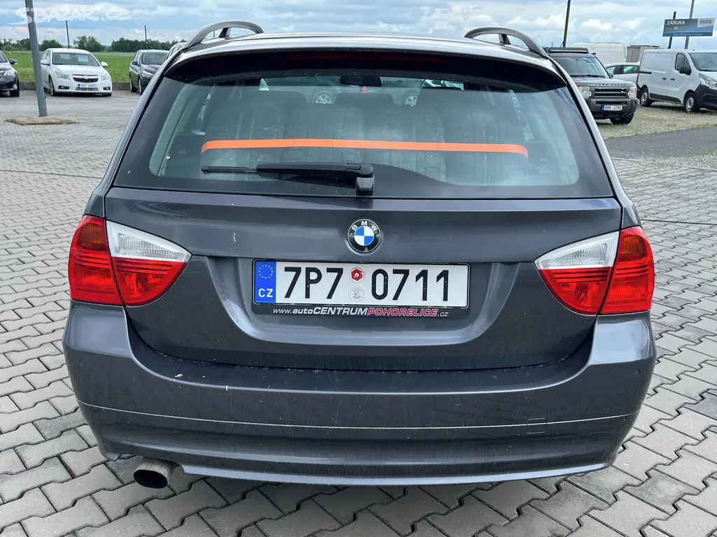 BMW Řada 3, 320i*110KW*Výhřev* - fotka 5