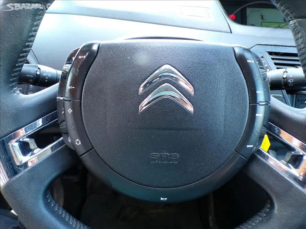 Citroën C4 Picasso 1,6 HDi 7.MÍST - fotka 6