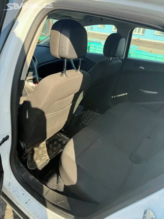 Opel Astra 1,7 CDTi - fotka 6