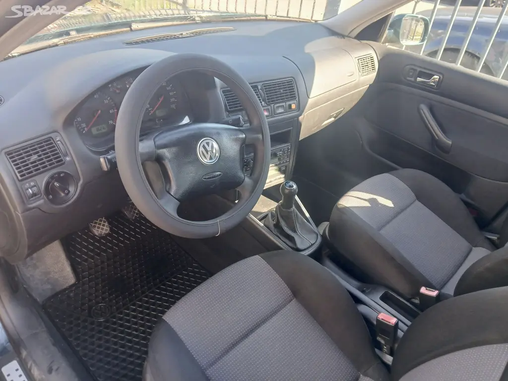 Volkswagen golf 1.4Mpi, 55kW, Nová STK - fotka 5