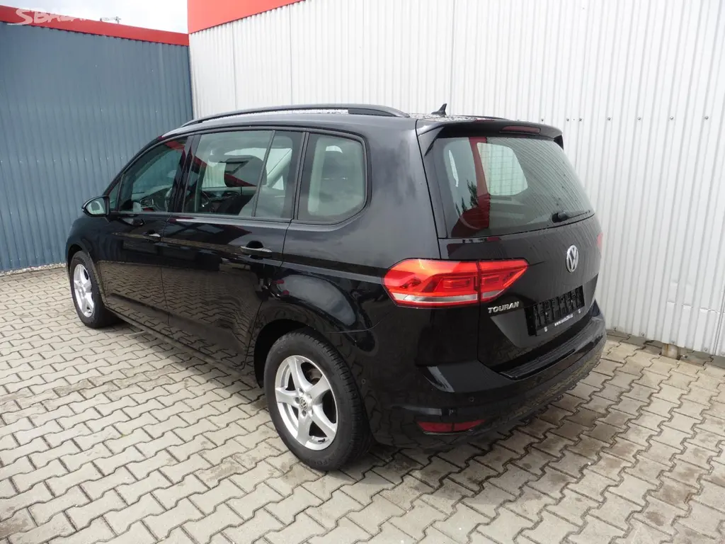 Volkswagen Touran, 1.6 TDI Comfortline DSG, ... - fotka 4