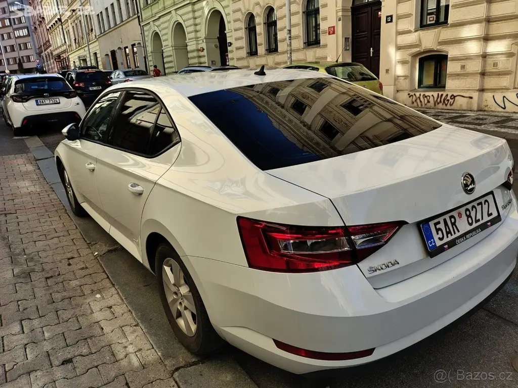 Škoda Superb 2,0 - fotka 2
