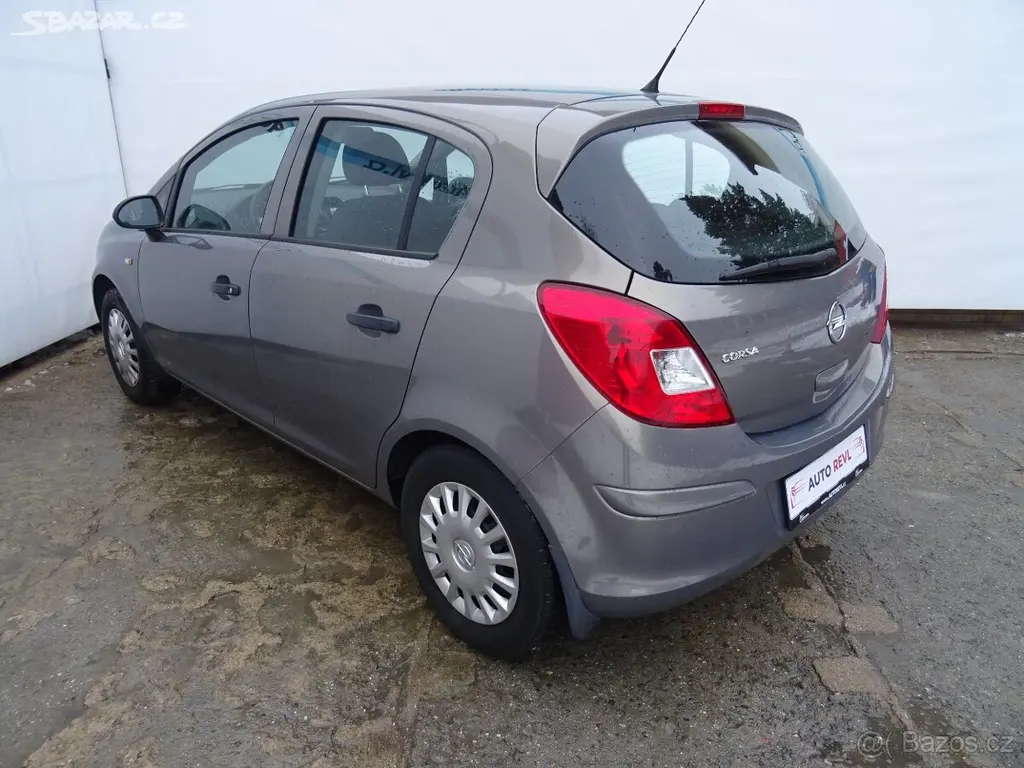 Opel Corsa 1.2i,63kW,1majČR,39tkm,S.kn,klima - fotka 3