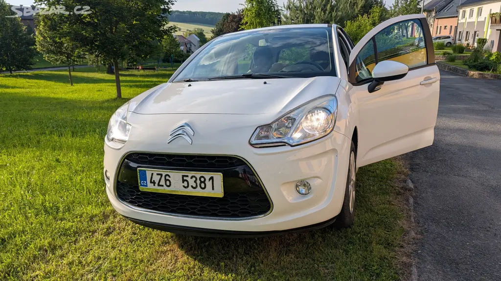 Citroën C3 2011, 1.4 70 kW Automat, 133 500 km - fotka 3