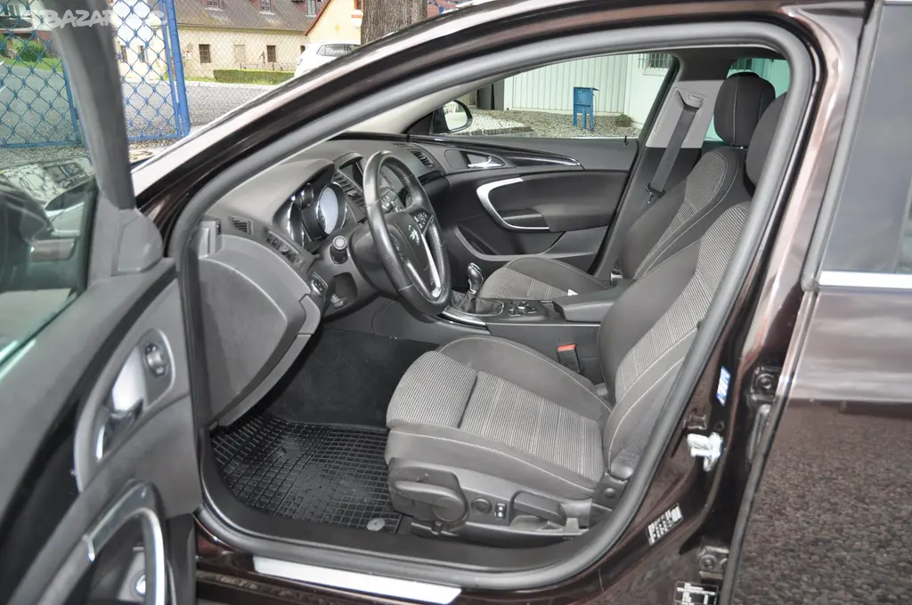 Opel Insignia, 1.4i TURBO 103kW KOMBI - fotka 6