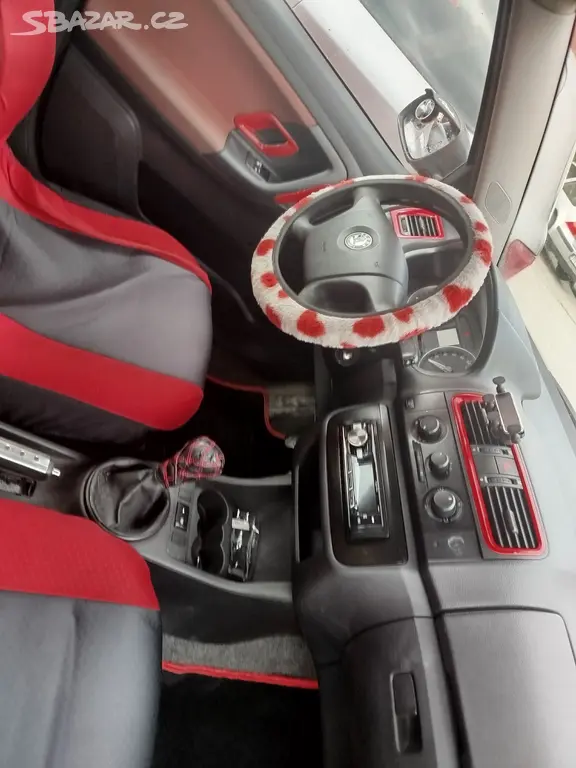 Škoda Fabia II 1.4 16V + LPG - fotka 3