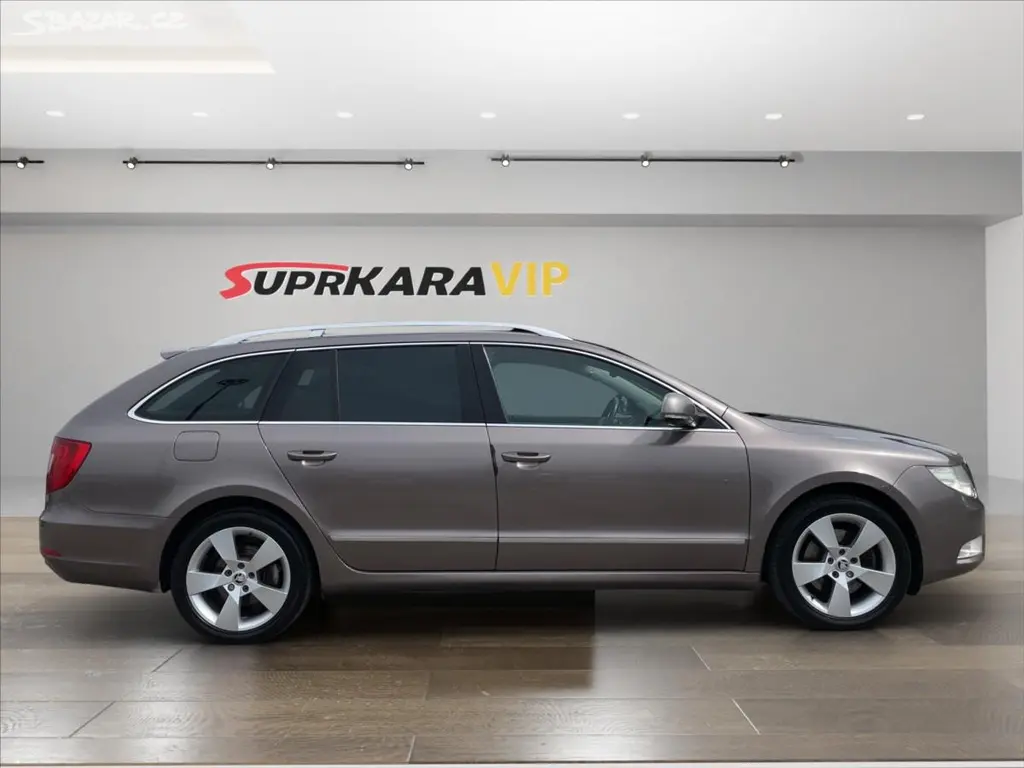 Škoda Superb, 2,0 TDi DSG 125kW Elegance - fotka 4