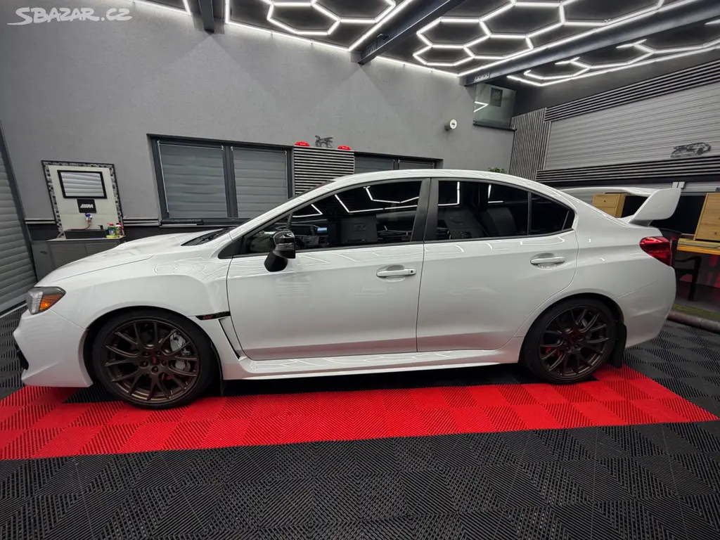 Subaru Impreza WTX STI White Edition - fotka 3