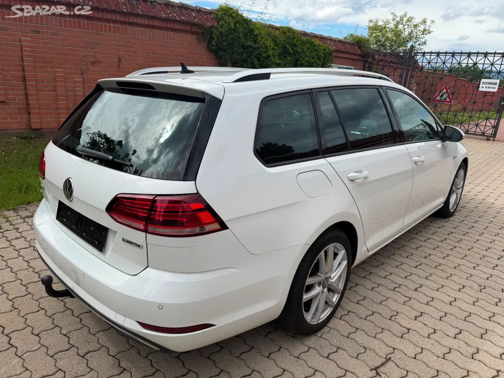VOLKSWAGEN GOLF 1.5 TSI BLUEMOTION 2019 - fotka 4