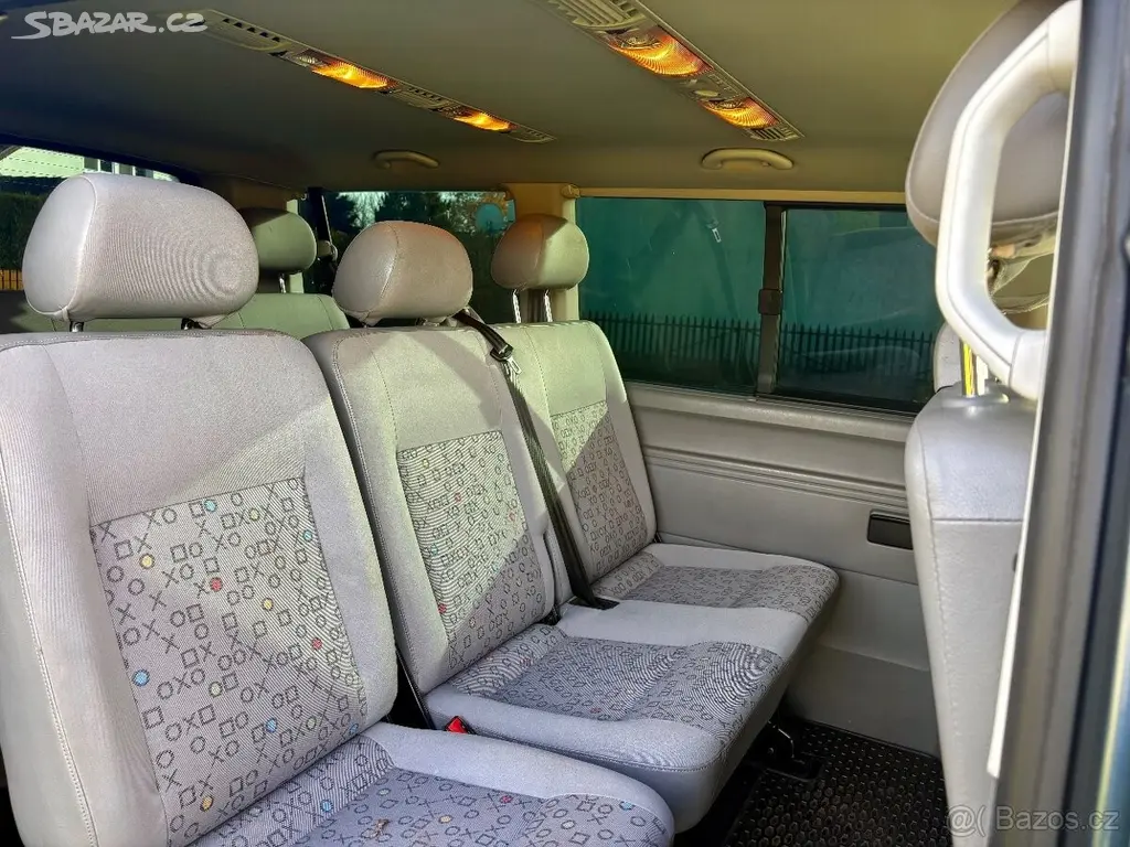 Volkswagen Caravelle 2,5 tdi 96kw, 9-ti místné - fotka 4