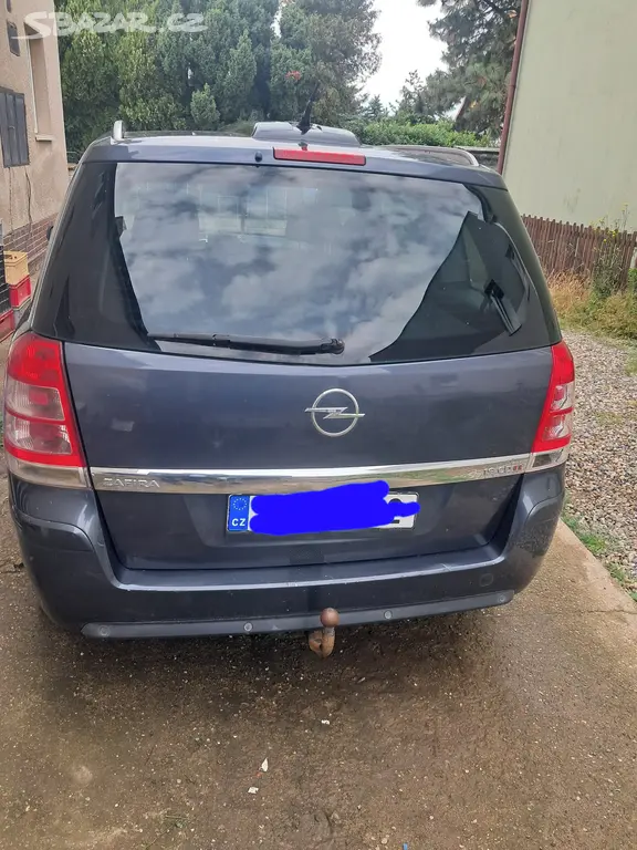 Opel Zafira B 1.9 CDTI, 110 kW, r. v. 2009, 7 míst - fotka 2