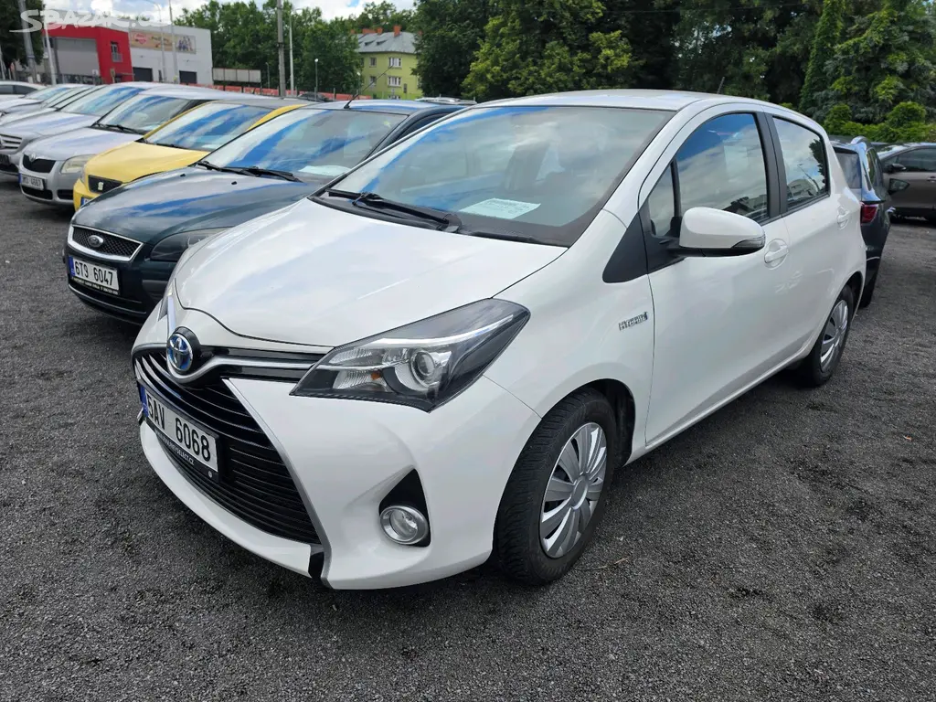 Toyota Yaris1.5 Hybrid Automat - fotka 4