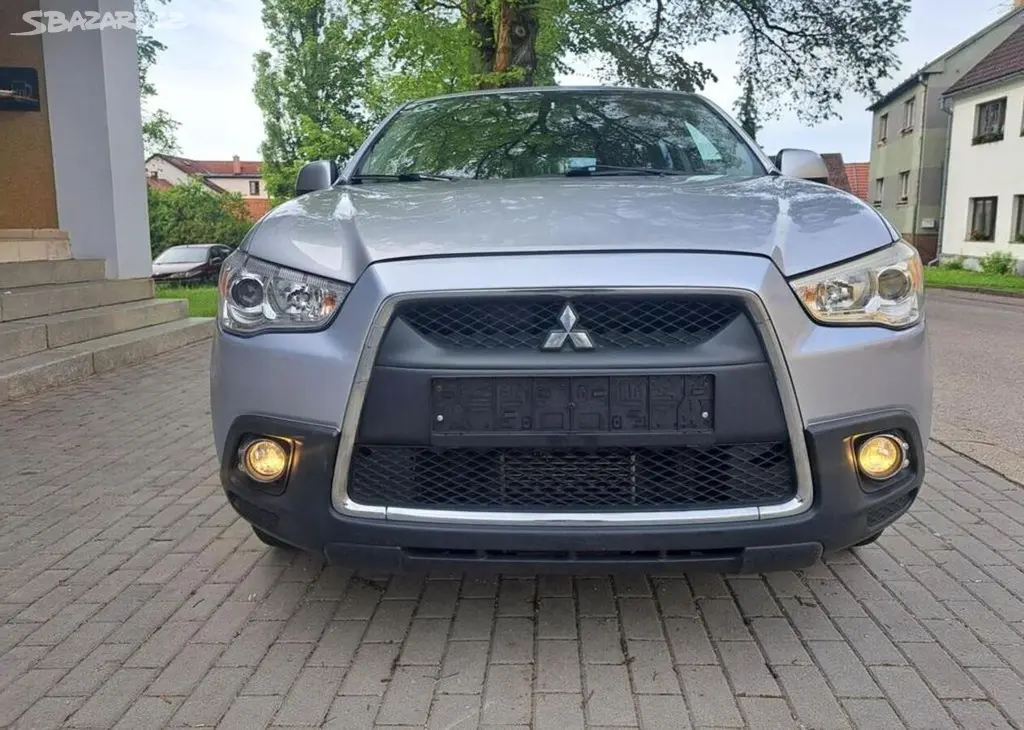 Mitsubishi ASX 1,8 Di-D nafta manuální - fotka 2