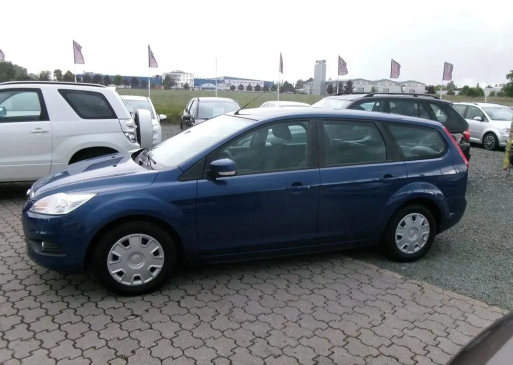 Ford Focus 1.6i 74kw 1.maj.2x kola benzín manuální - fotka 4