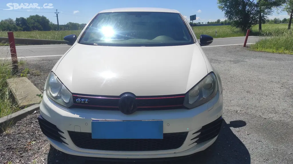 VW Golf GTI 2,0 TSi - fotka 2