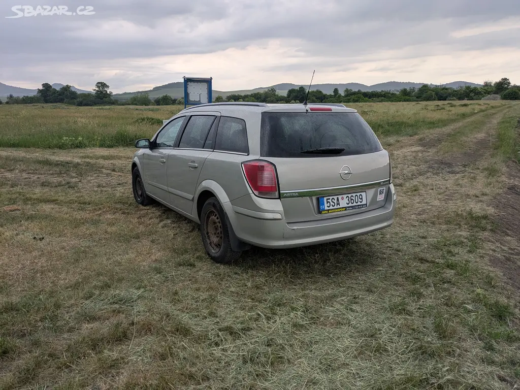 Opel Astra h - fotka 4