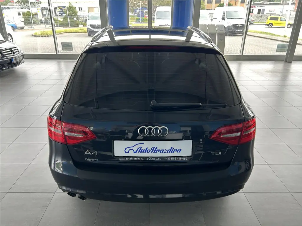 Audi A4, 2,0 TDI,B8.5,SERVISKA,TAŽNÉ - fotka 5