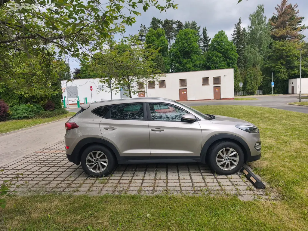 Hyundai Tucson 1,7 CRDi - fotka 2