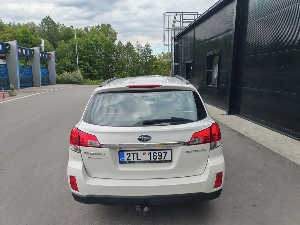 Subaru Outback 2.5 i - fotka 6