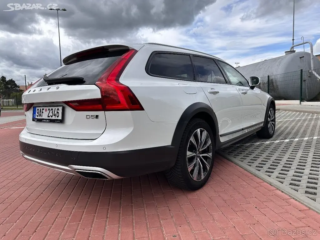 Volvo V90 CC D5 AWD, POLESTAR, DPH - fotka 4