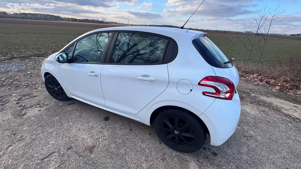 Peugeot 208, 1.4HDI, r.v.2012 - fotka 5