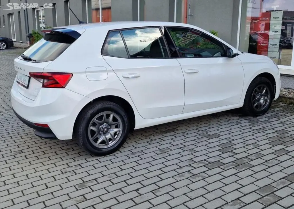 Škoda Fabia, 1.0TSI Ambition,ČR,1.Majitel - fotka 4