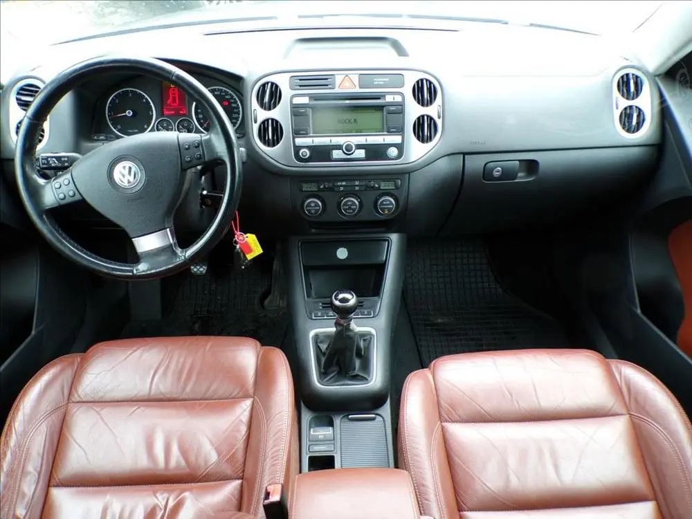 Volkswagen Tiguan 2,0 TDI 4MOTION,TAŽ.ZAŘ. - fotka 5
