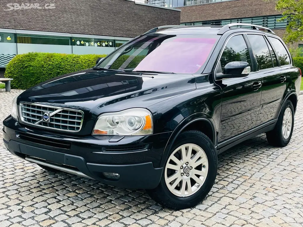 Volvo XC90, 2.4D5 4x4 MAN 7MIST SERVISKA - fotka 2