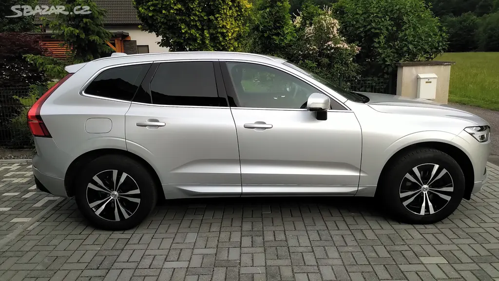 Volvo XC60 2.0D 110kw, r.2020, Momentum Pro - fotka 2