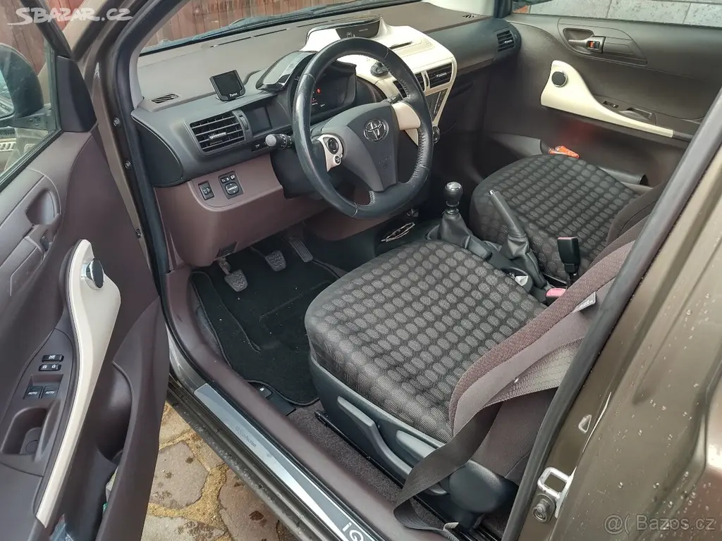 Toyota iQ N-Collection 700ks Servis.pneu.brzdy. - fotka 2