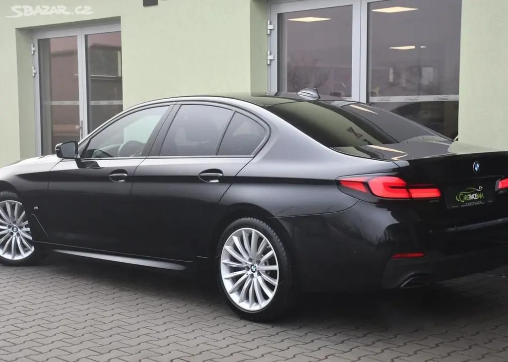 BMW Řada 5 530d xDrive M-SPORT K360 ČR 1M 210 kw - fotka 3