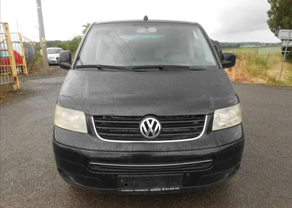 Volkswagen Multivan 2,5 96 kw 7 Míst Serviska - fotka 4