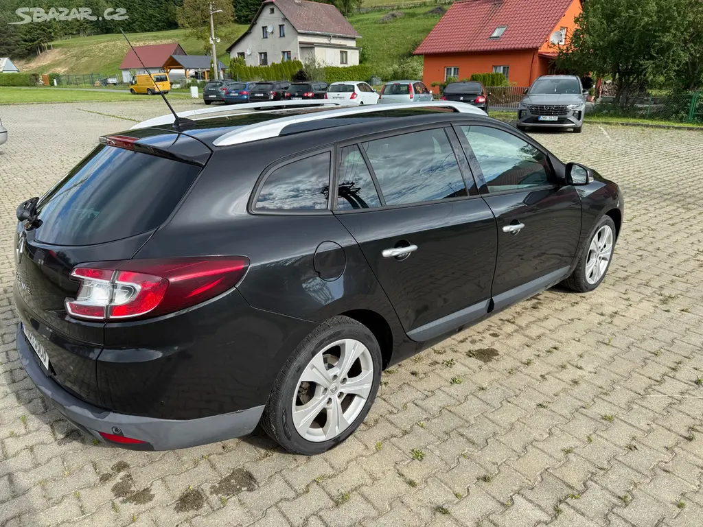 Renaul Megane III Kombi 1,6 81 kW, r.v. 2009 - fotka 3