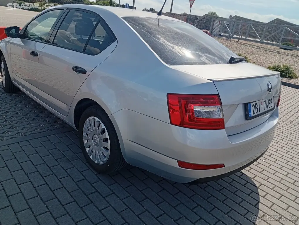 Škoda Octavia 1,8 3 šestirychlostní - benzin - fotka 6