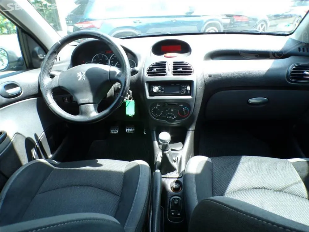 Peugeot 206 1,6 16V TAŽNÉ ZAŘÍZENÍ - fotka 5