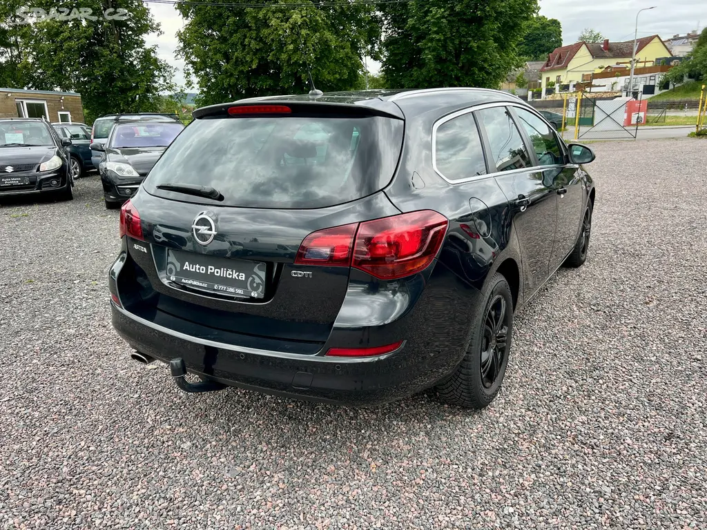 Opel Astra 2.0d 121 kW Xenon,Webasto,Servis,Stav - fotka 5
