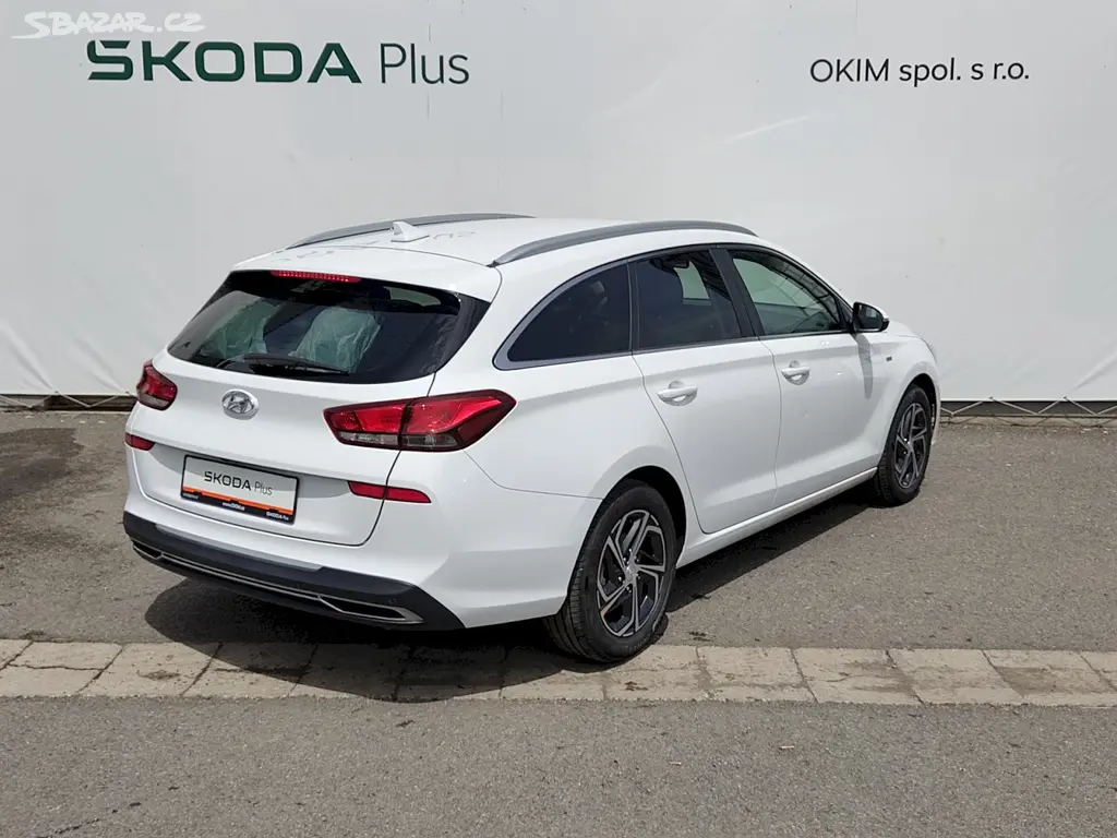Hyundai i30, CW 1,5 T-GDI 117 kw - fotka 2