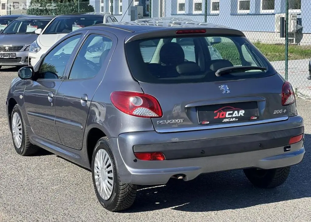 Peugeot 206 + 1.1i KLIMA KOUPENO V ČR manuální - fotka 5