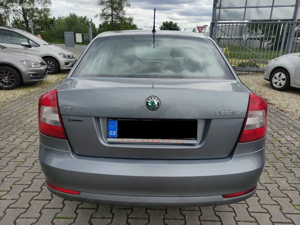 ŠKODA OCTAVIA II 1.6 TDi,77KW,AMBIENTE. - fotka 5
