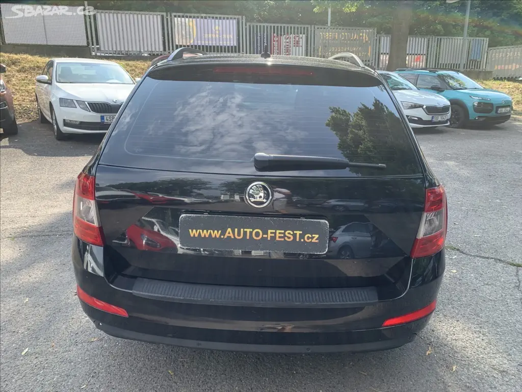 ŠKODA OCTAVIA - fotka 6