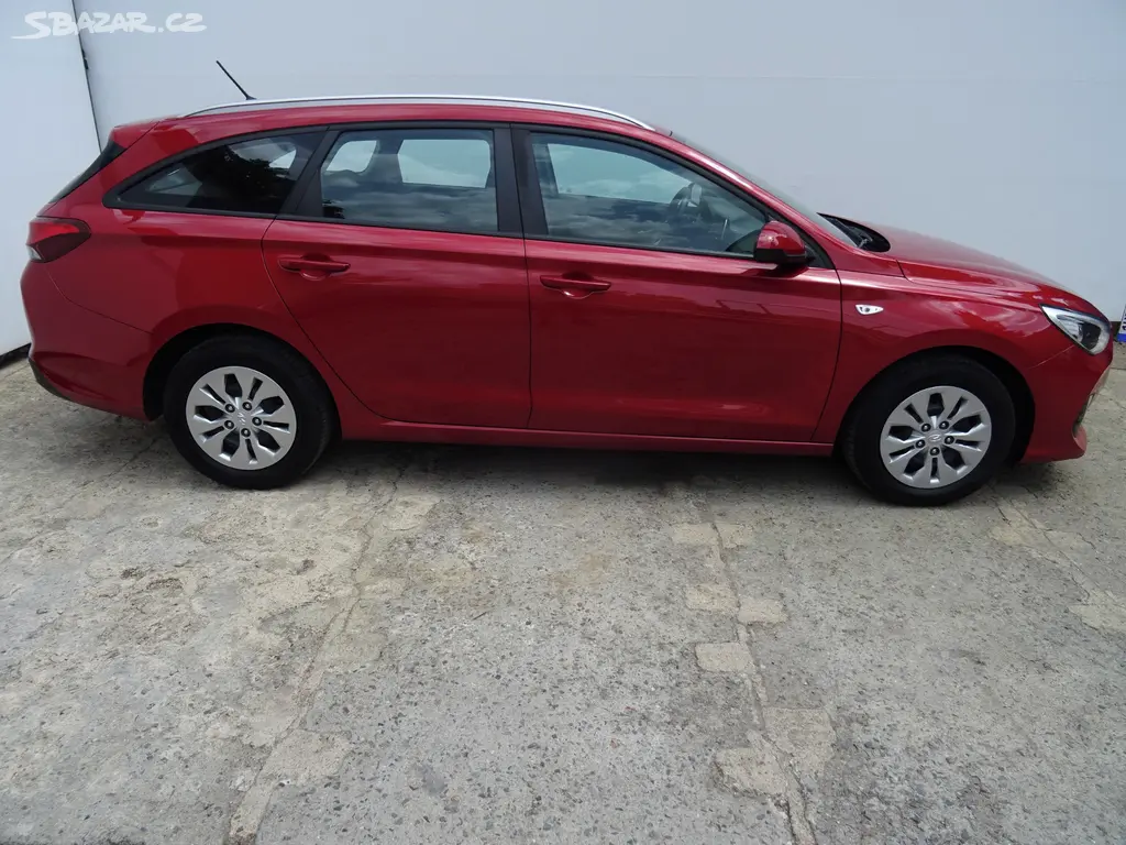Hyundai i30 1.4i,73kW,1majČR,S.kniha,klima - fotka 5