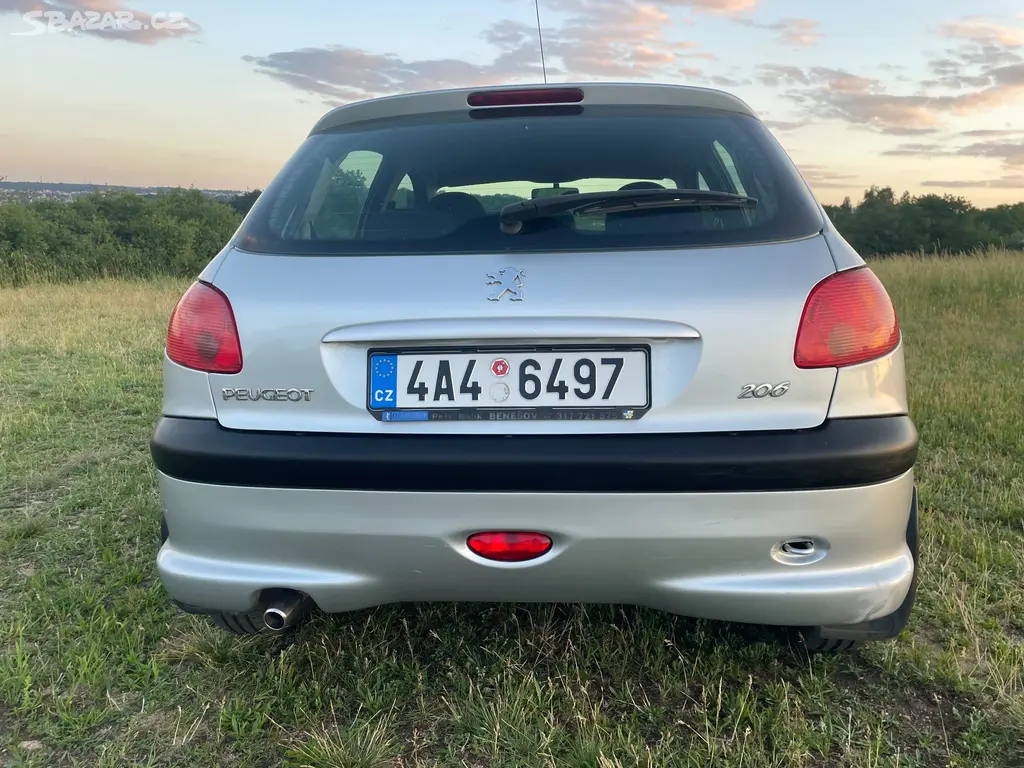 Peugeot 206 1.1, 44 kW, benzin, TOP stav - fotka 5