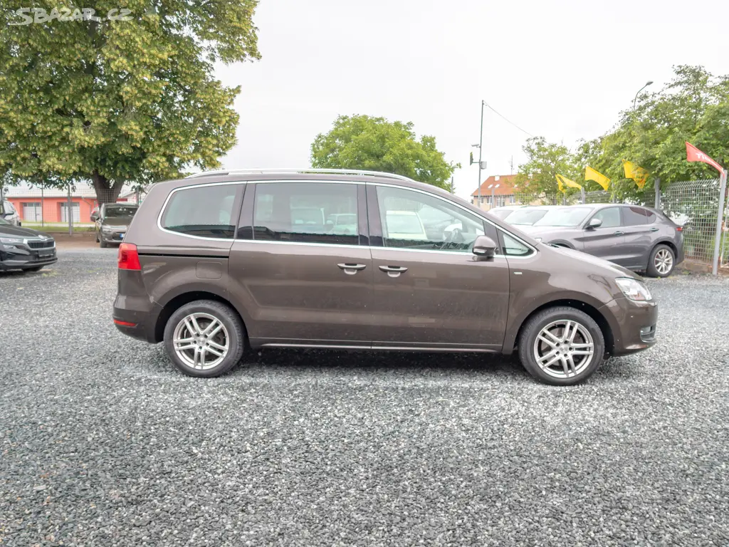 Volkswagen Sharan 2.0TDI 130KW NAVI 7 sedadel - fotka 2