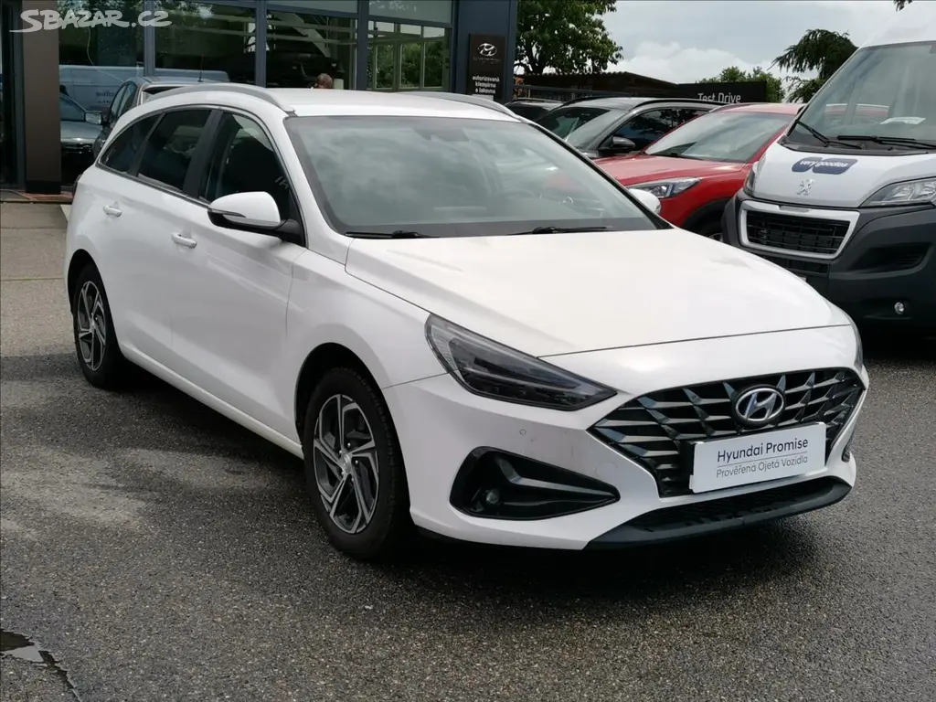 Hyundai i30, 1,5 DPi Family Smart kombi - fotka 3