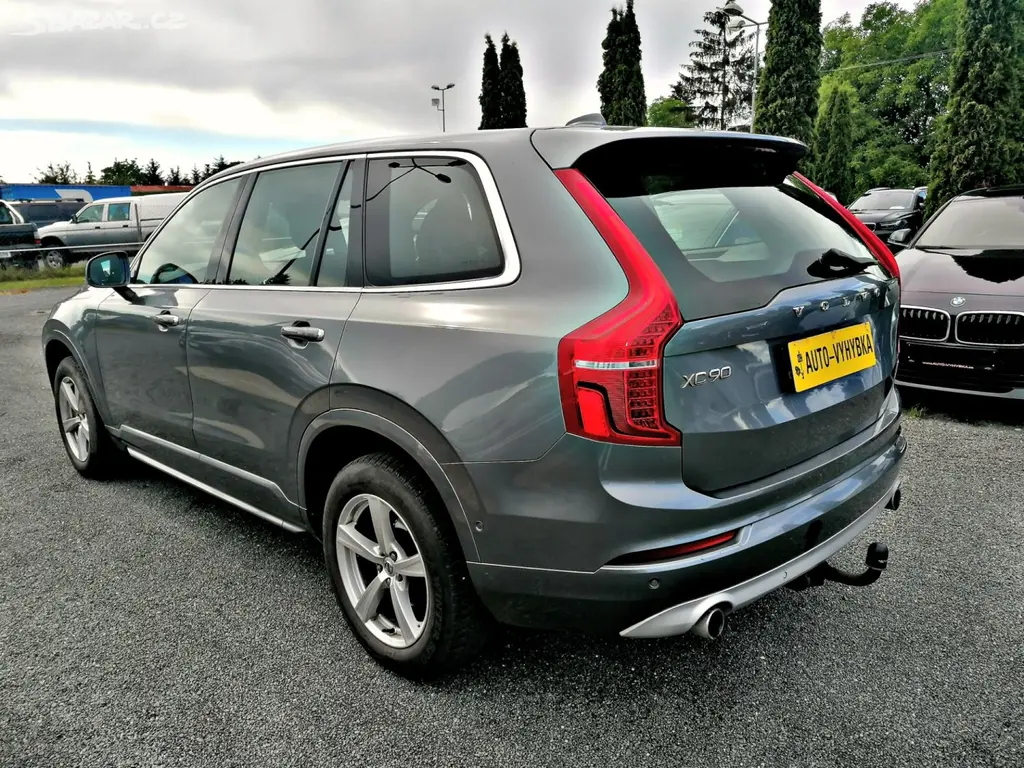 Volvo XC90, D5 AWD Momentum Head-up - fotka 5